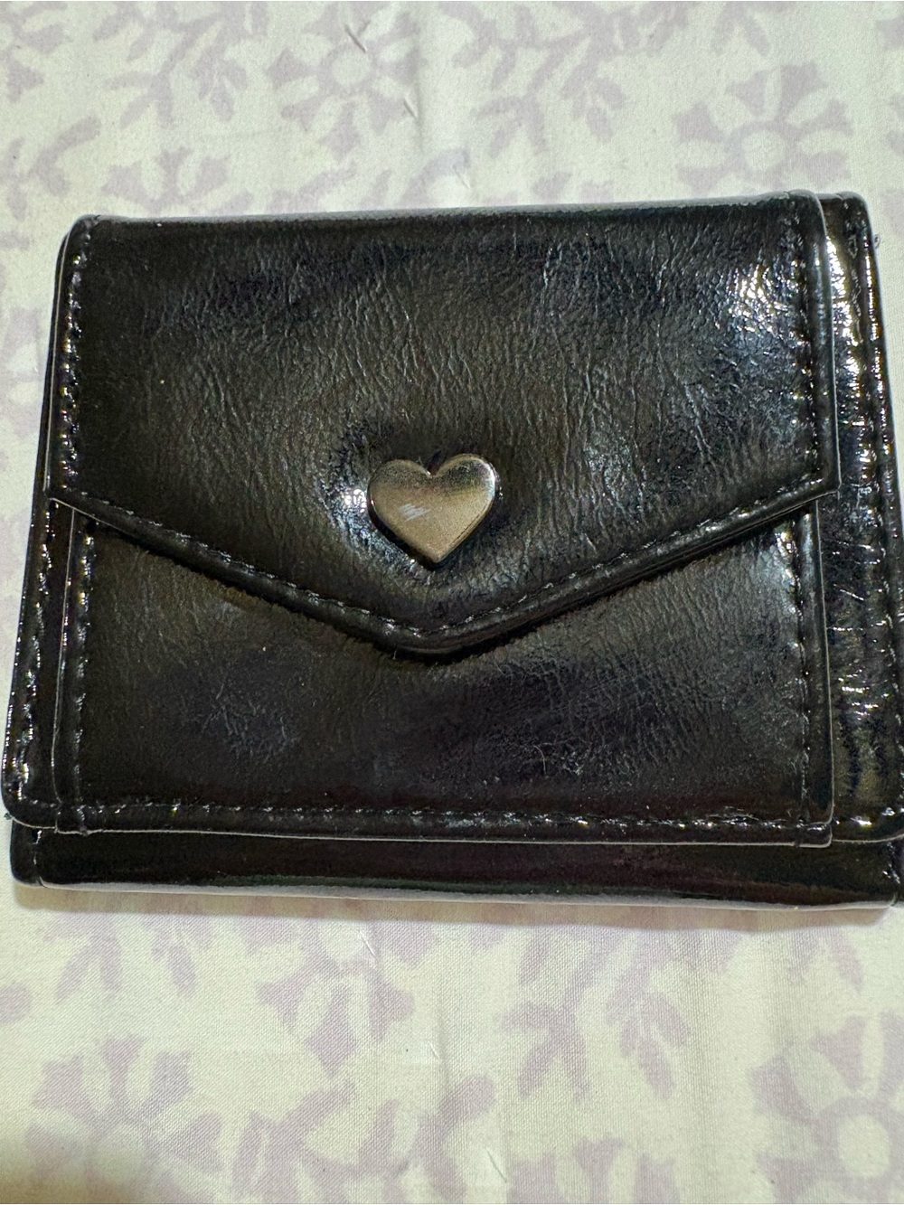 Black Heart Accent Trifold Wallet - Unbranded